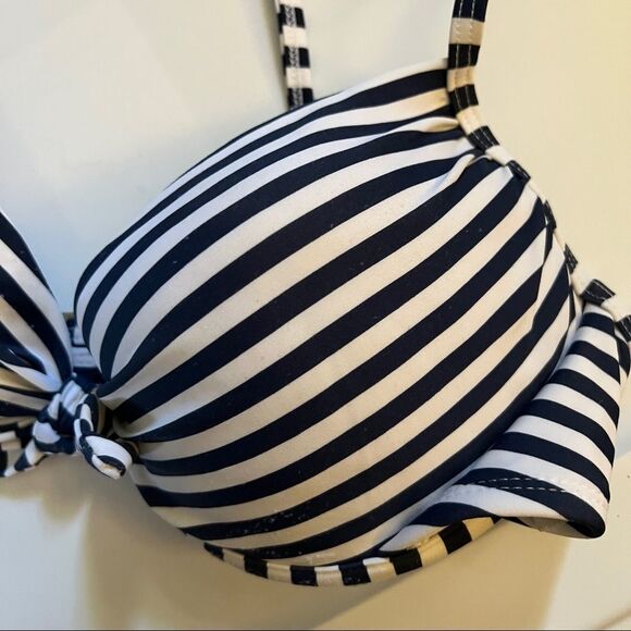 Xhilaration Bikini Top - Picture 2 of 6